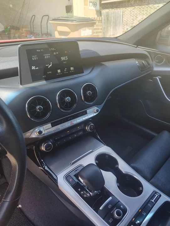 2020 Kia Stinger GT - Image 10 of 11
