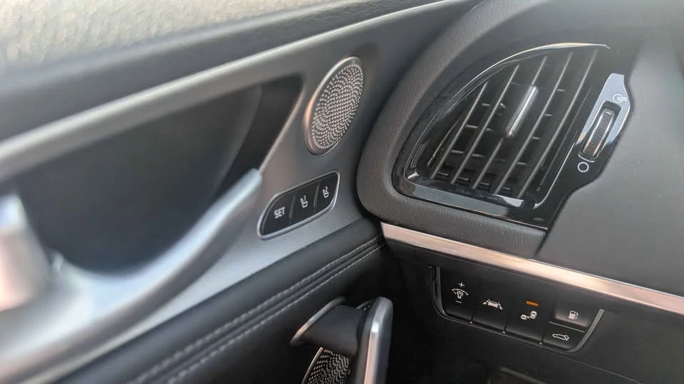 2020 Kia Stinger GT - Image 8 of 10