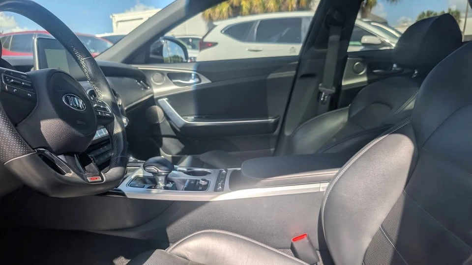 2020 Kia Stinger GT - Image 7 of 10