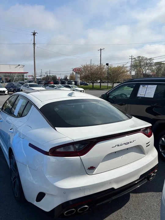 2020 Kia Stinger GT - Image 2 of 15