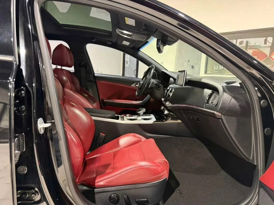 2020 Kia Stinger GT - Image 10 of 16