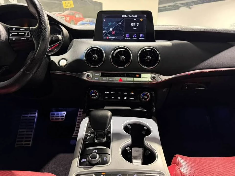 2020 Kia Stinger GT - Image 15 of 16