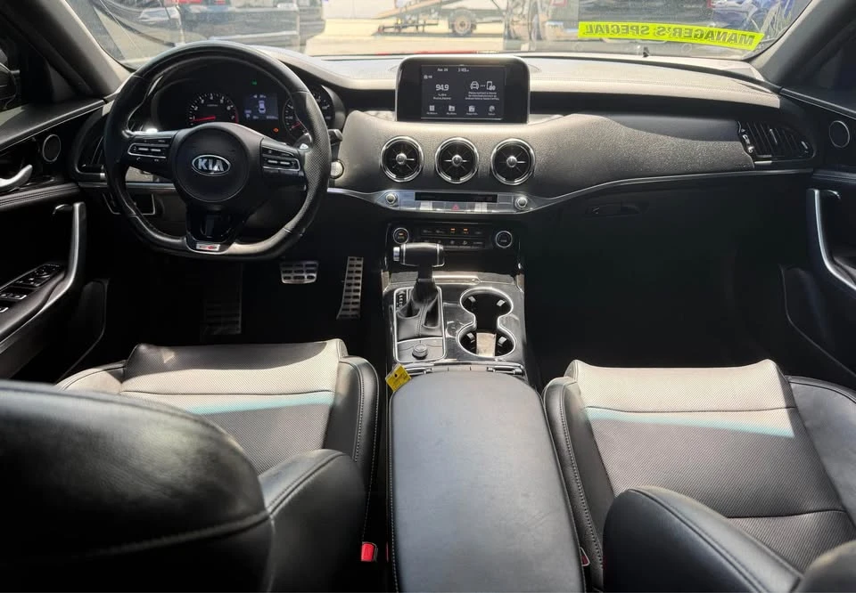 2020 Kia Stinger - Image 6 of 10