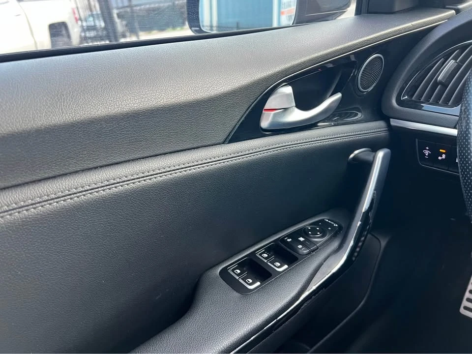 2020 Kia Stinger GT - Image 8 of 19