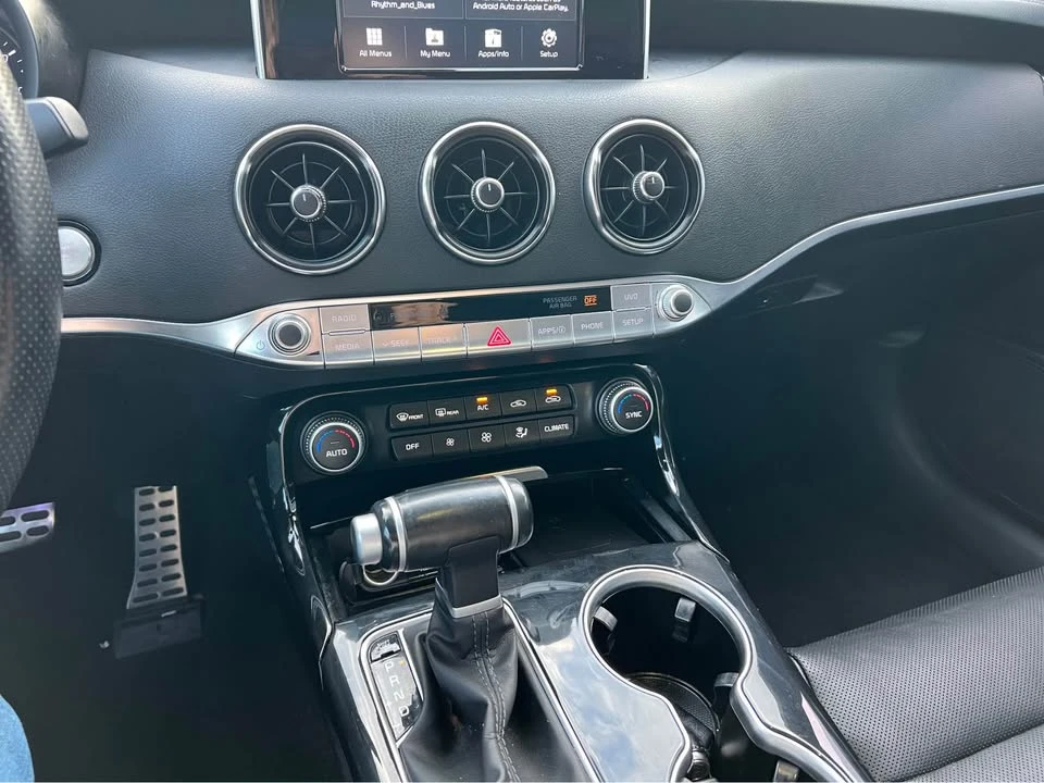 2020 Kia Stinger GT - Image 9 of 19