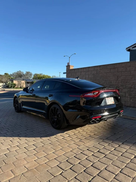 2020 Kia Stinger - Image 2 of 12