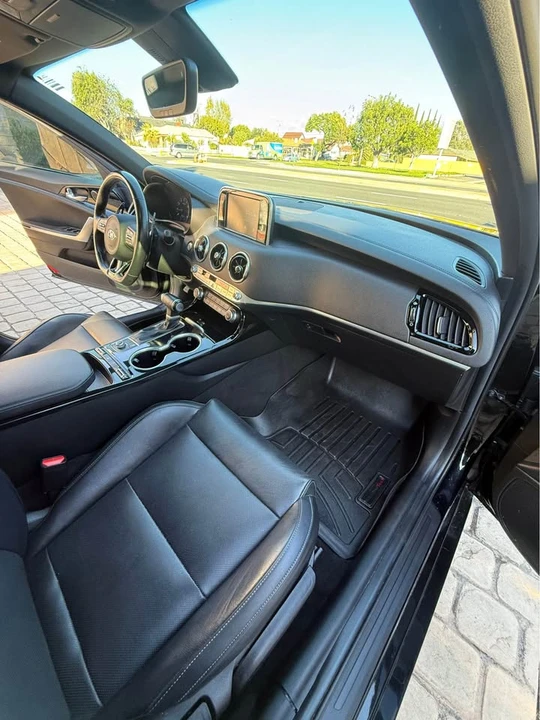 2020 Kia Stinger - Image 8 of 12
