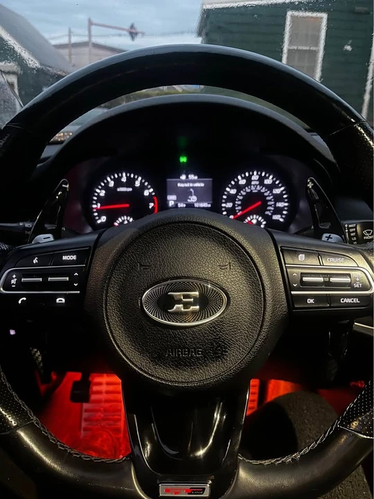 2020 Kia Stinger - Image 4 of 9