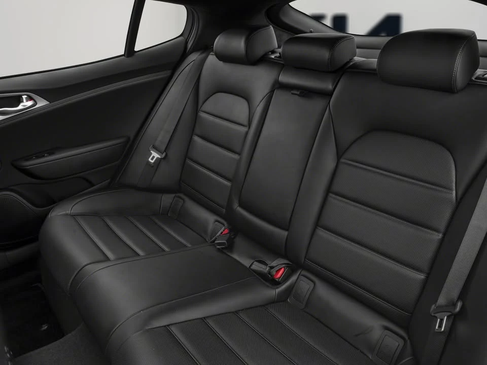 2020 Kia Stinger - Image 9 of 10