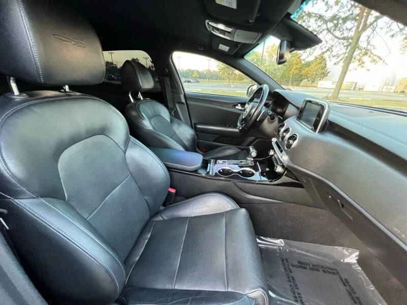 2020 Kia Stinger - Image 18 of 18
