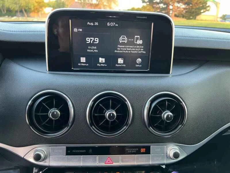 2020 Kia Stinger - Image 12 of 18
