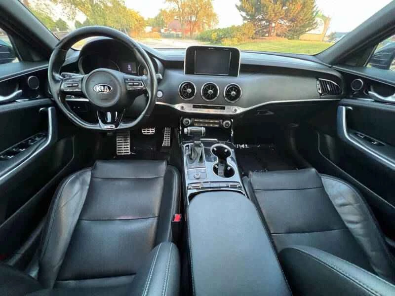 2020 Kia Stinger - Image 11 of 18