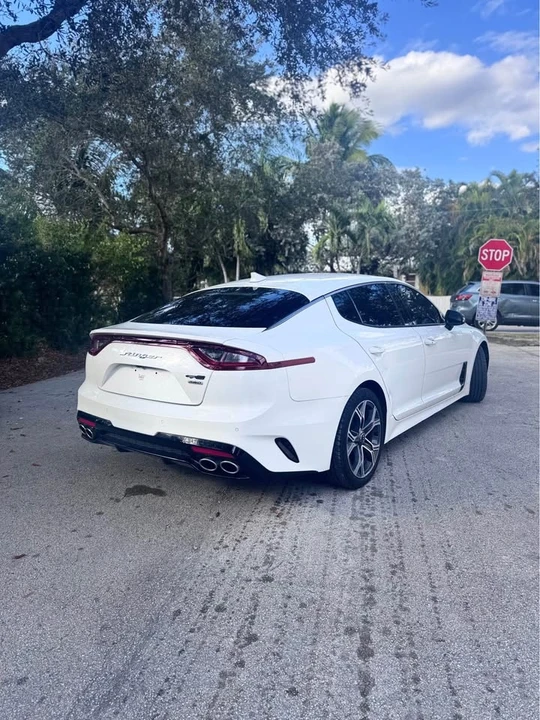 2020 Kia Stinger - Image 3 of 10