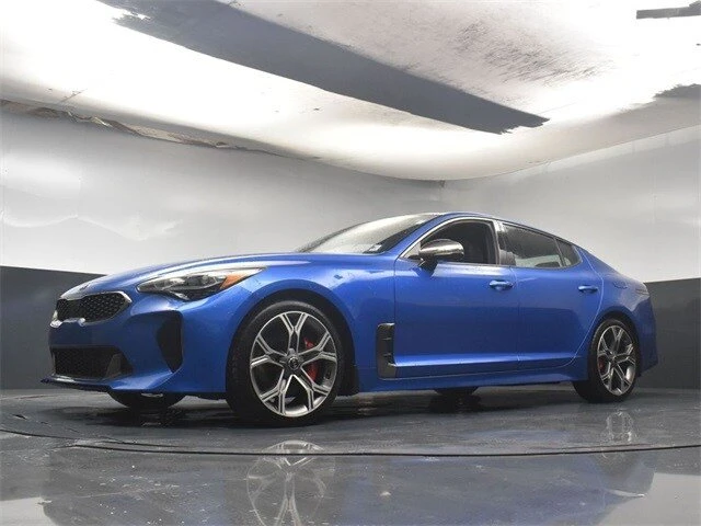 2020 Kia Stinger GT - Image 16 of 20