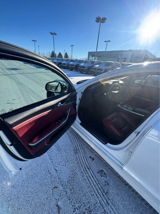 2020 Kia Stinger GT - Image 9 of 16