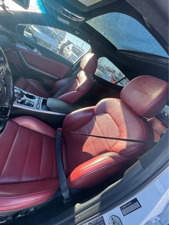 2020 Kia Stinger GT - Image 10 of 16