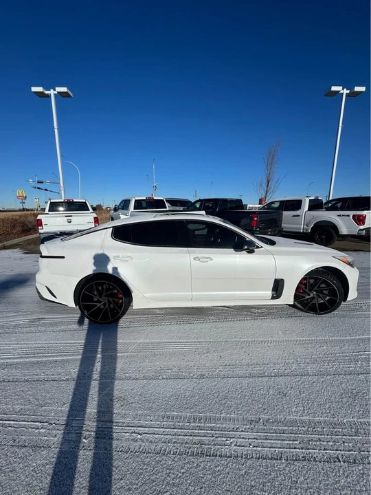 2020 Kia Stinger GT - Image 7 of 16