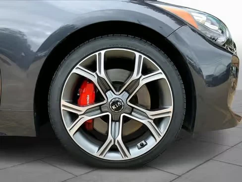 2020 Kia Stinger GT - Image 9 of 19