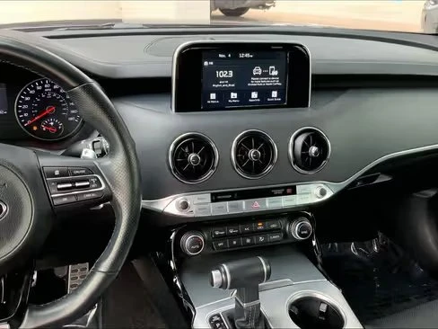 2020 Kia Stinger GT - Image 5 of 19