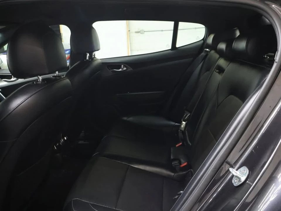 2020 Kia Stinger GT - Image 13 of 20