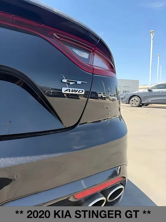 2020 Kia Stinger GT - Image 8 of 11