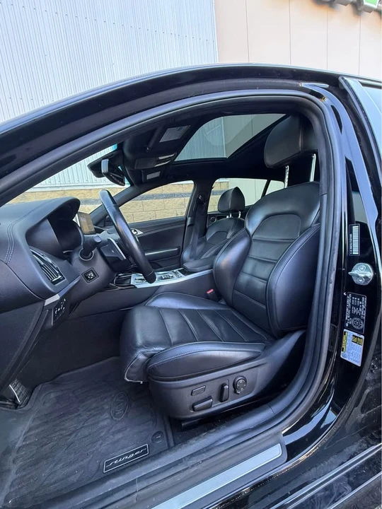 2020 Kia Stinger GT - Image 8 of 20