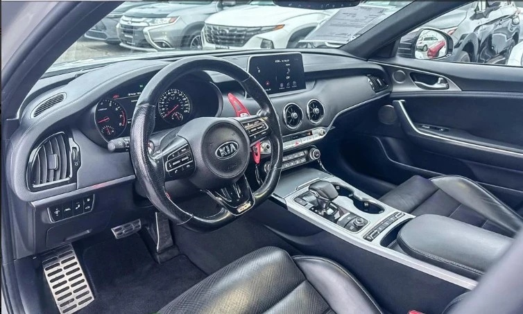 2020 Kia Stinger GT - Image 7 of 16