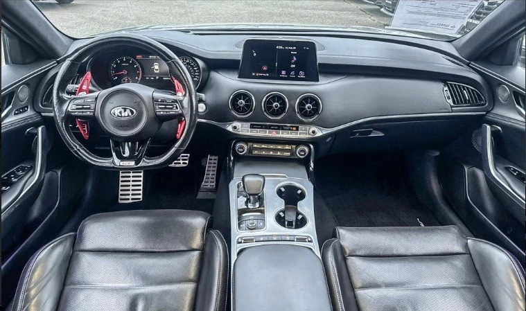 2020 Kia Stinger GT - Image 8 of 16