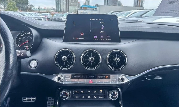 2020 Kia Stinger GT - Image 11 of 16