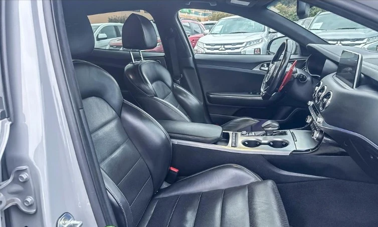 2020 Kia Stinger GT - Image 13 of 16