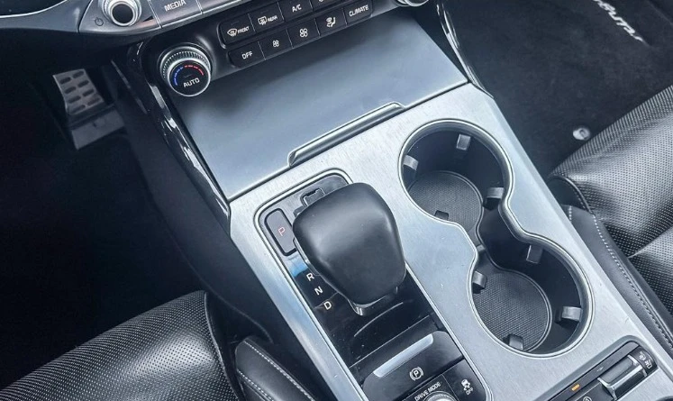 2020 Kia Stinger GT - Image 12 of 16