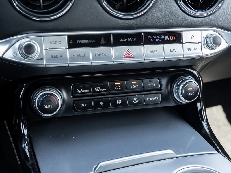 2020 Kia Stinger GT - Image 14 of 20