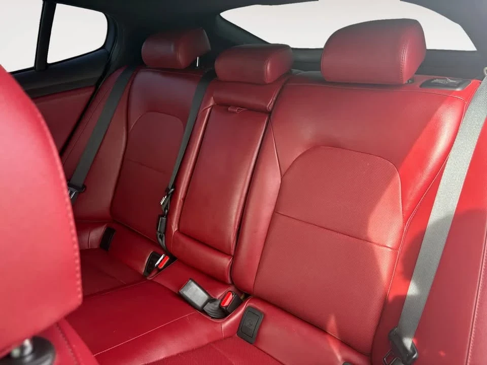 2020 Kia Stinger - Image 11 of 13