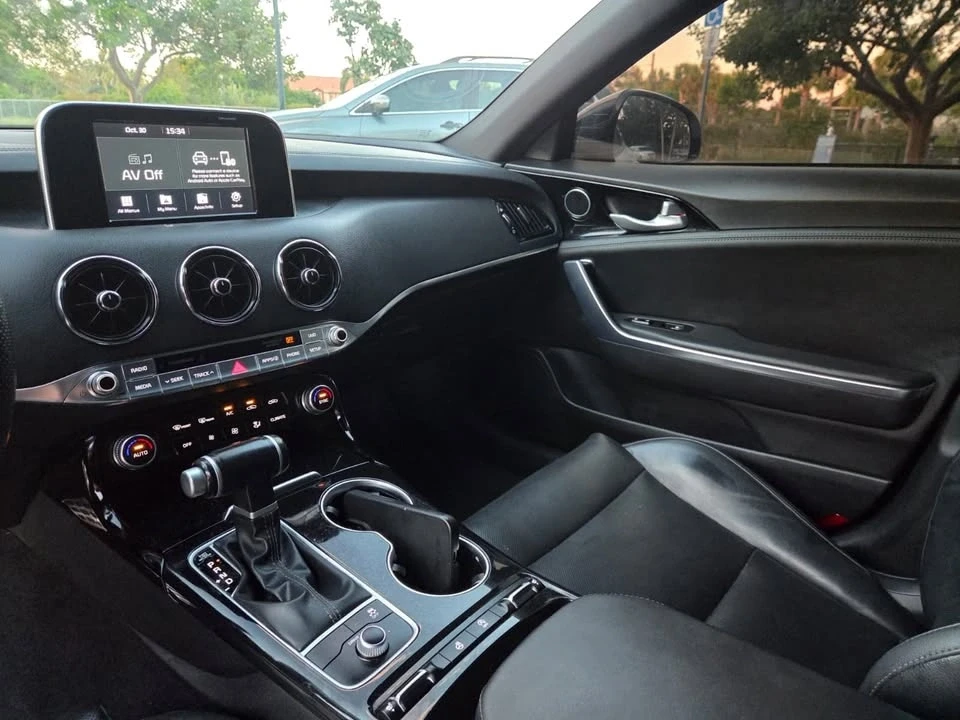 2020 Kia Stinger - Image 4 of 10
