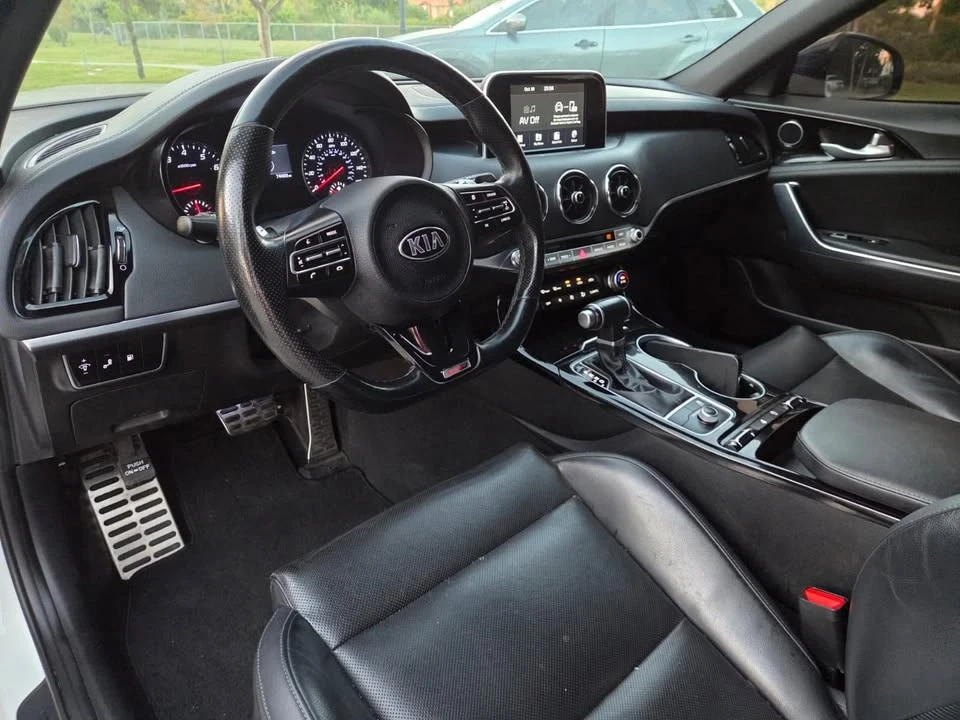 2020 Kia Stinger - Image 6 of 10