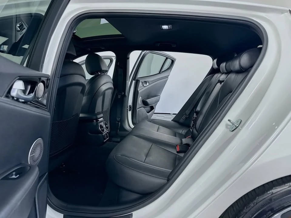 2020 Kia Stinger - Image 4 of 19