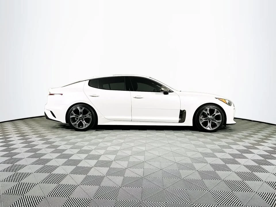 2020 Kia Stinger - Image 9 of 19