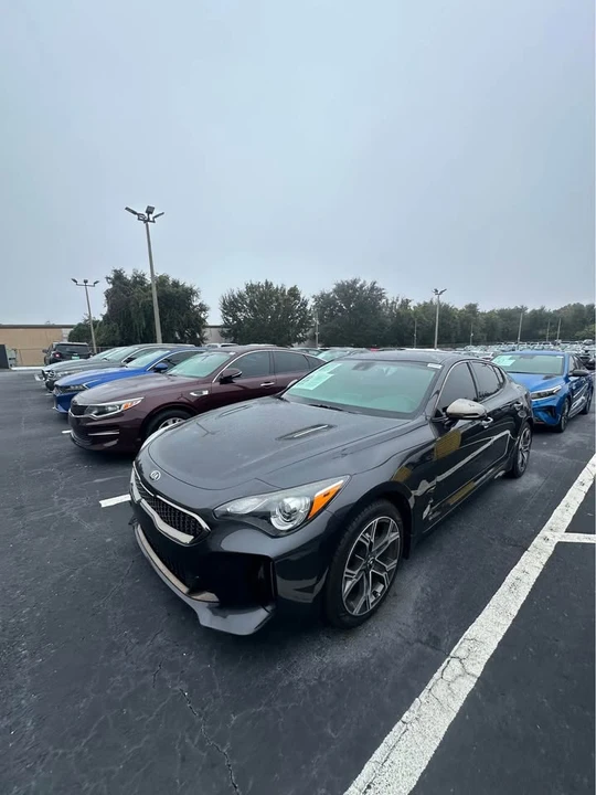 2020 Kia Stinger - Image 2 of 11
