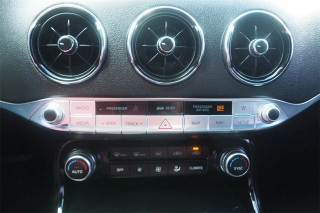 2020 Kia Stinger - Image 12 of 20