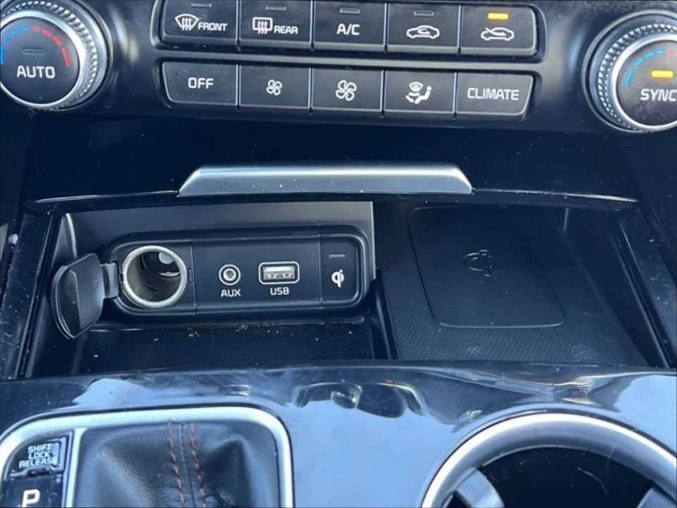 2020 Kia Stinger - Image 15 of 17