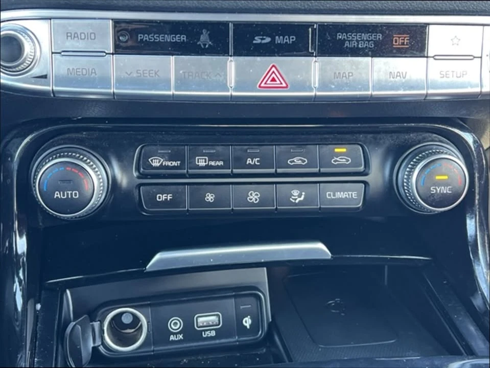 2020 Kia Stinger - Image 14 of 17