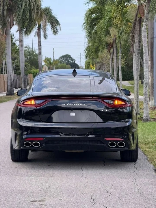2020 Kia Stinger - Image 12 of 18