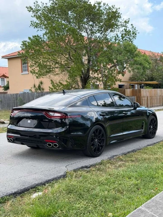 2020 Kia Stinger - Image 9 of 18