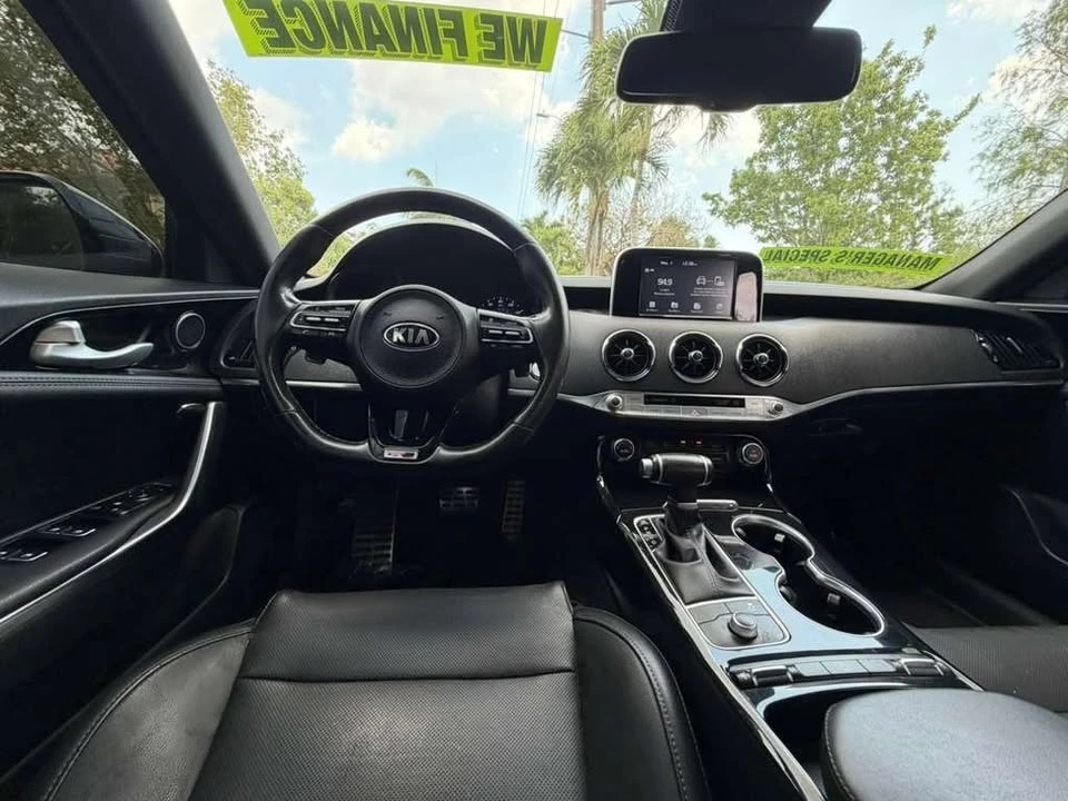 2020 Kia Stinger - Image 14 of 18