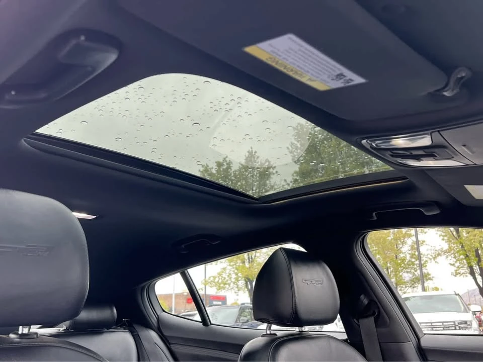 2020 Kia Stinger - Image 10 of 14