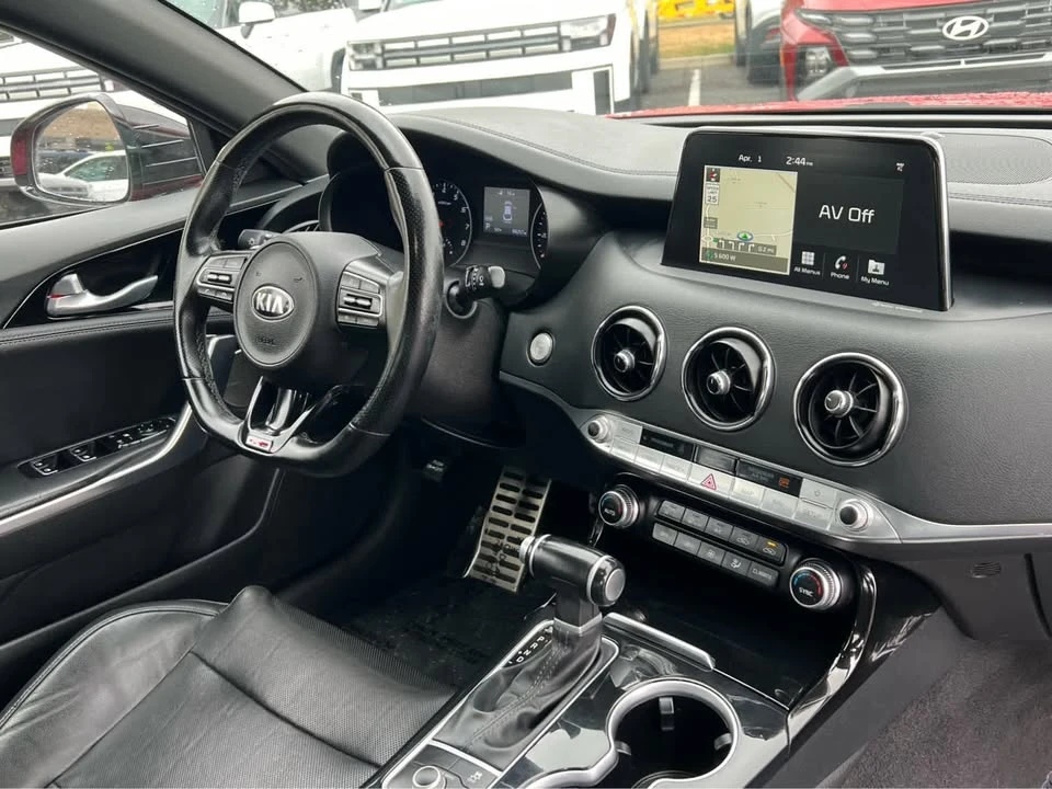 2020 Kia Stinger - Image 12 of 14