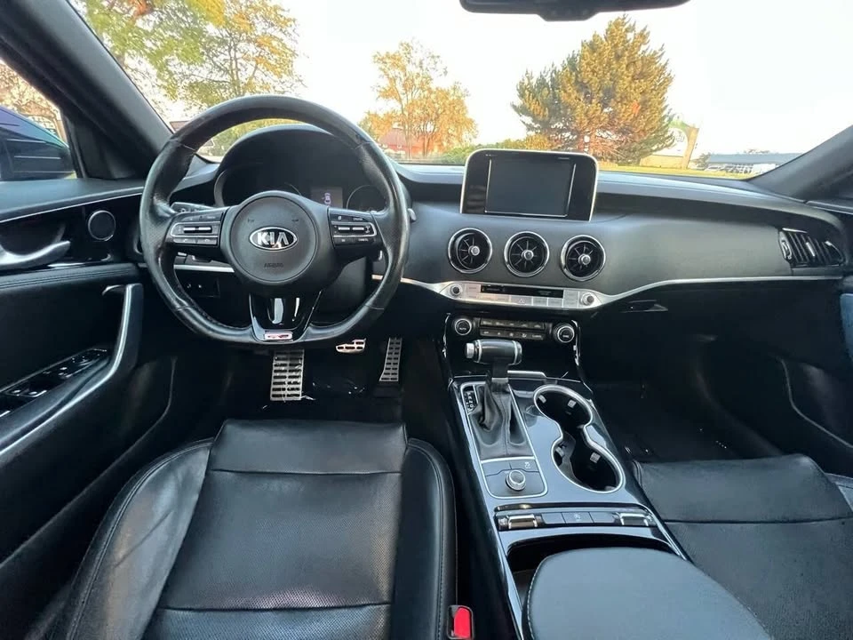 2020 Kia Stinger - Image 10 of 11
