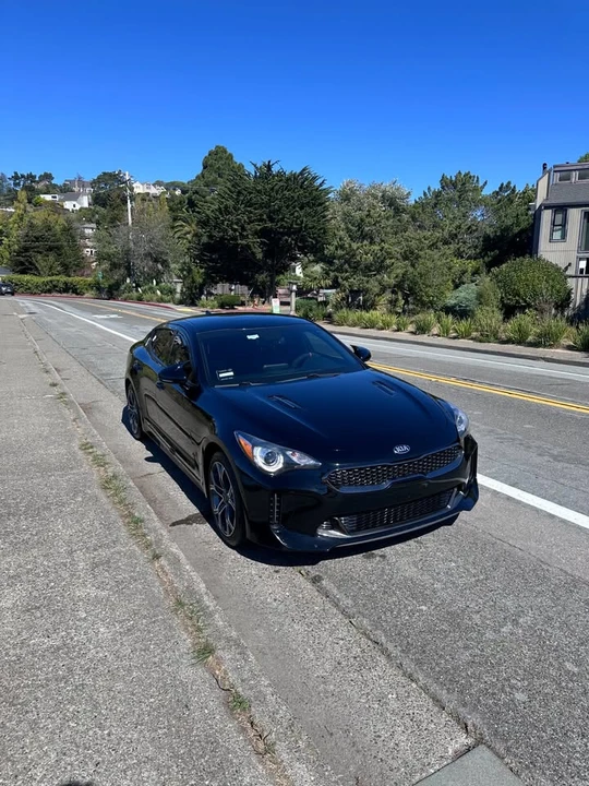 2020 Kia Stinger - Image 2 of 14