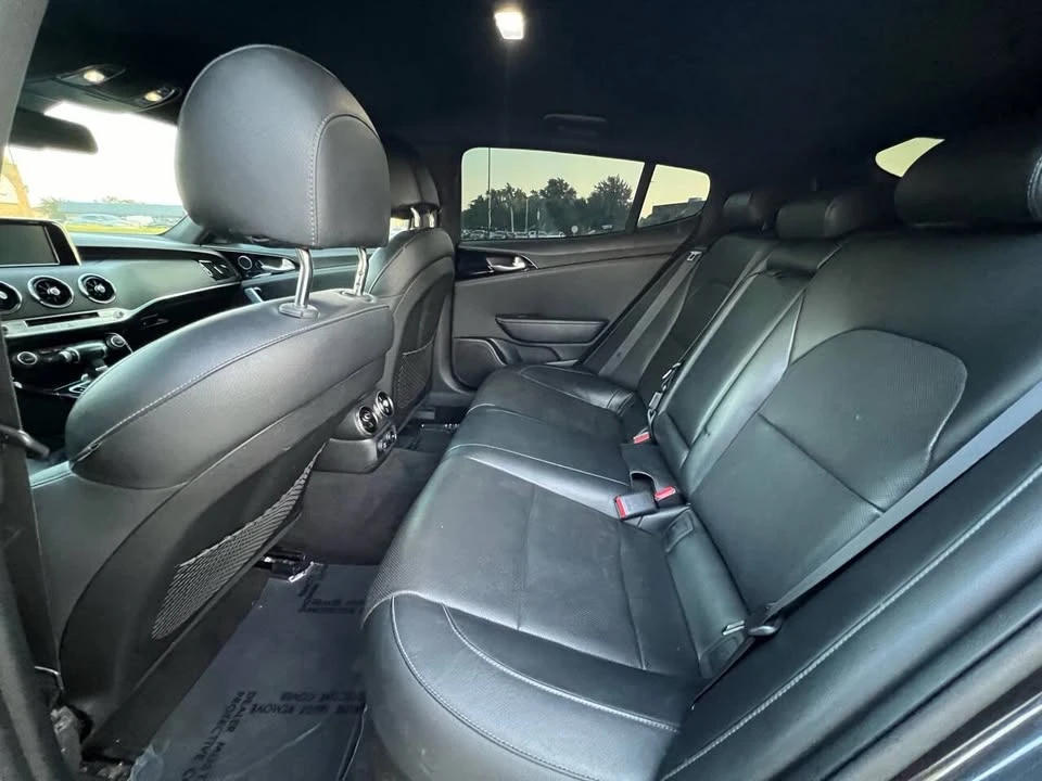 2020 Kia Stinger - Image 8 of 11