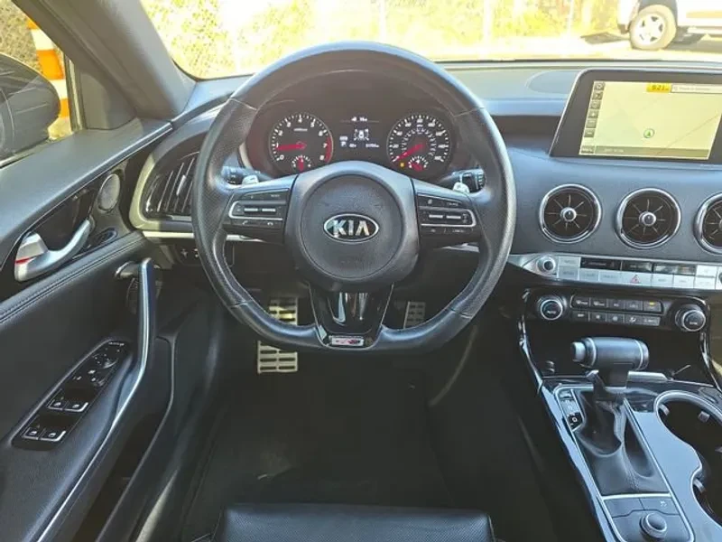2020 Kia Stinger - Image 15 of 16